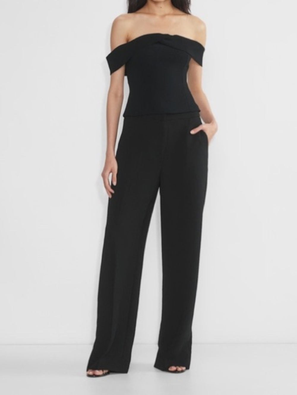 Aritzia Wilfred The Limitless pants black size 8 high rise wide leg